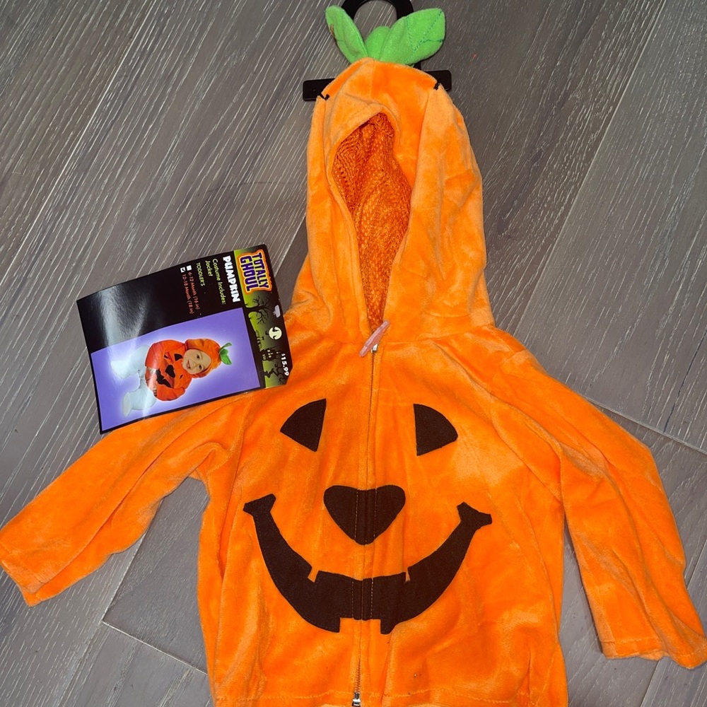Totally Ghoul pumpkin costume. NWT. Size 12-18 months